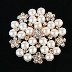 Gorgeous and Elegant CZ Crystals and Pearls Round Brooch Pin NWT